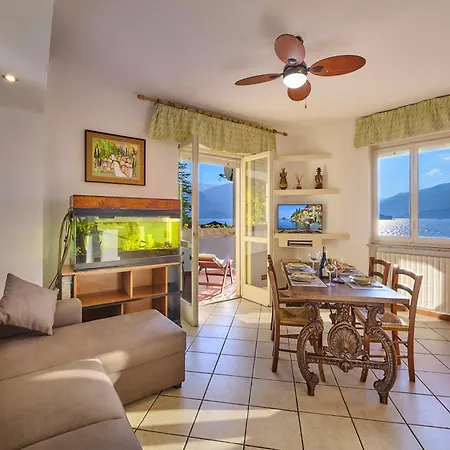 Mary House View דירה ורנה